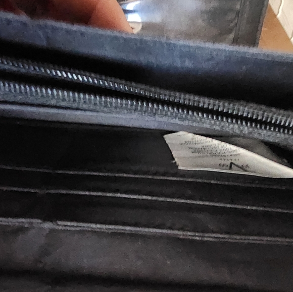 GUC V 1969 Italia Woman’s Wallet Silver Toned Studs - Picture 5 of 11